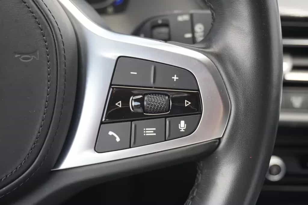BMW 118 i Sport Line LED Navi Sitzheizung DAB PDC 07/2020-photo-24