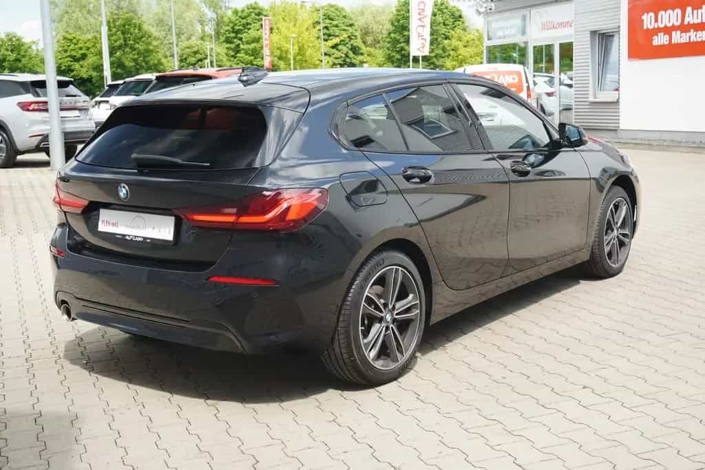 BMW 118 i Sport Line LED Navi Sitzheizung DAB PDC 07/2020-photo-5