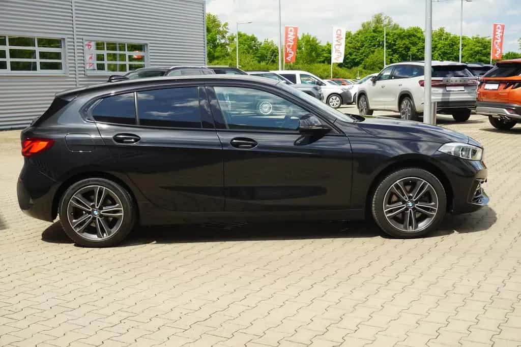 BMW 118 i Sport Line LED Navi Sitzheizung DAB PDC 07/2020-photo-6