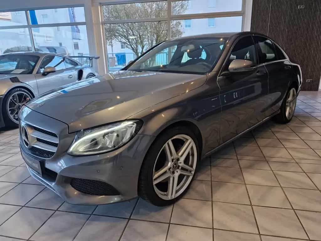 Mercedes-Benz C 300 Avantgarde*LED*SHZ*Navi*AHK* 11/2017-photo-0