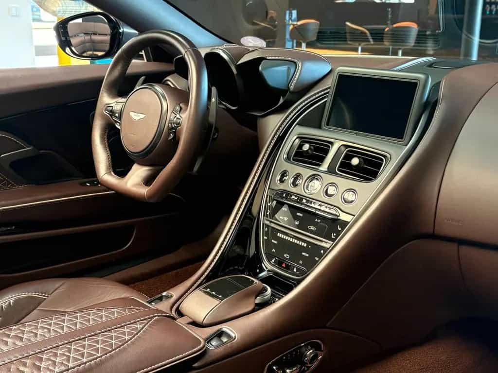 Aston Martin DBS 5.2. V12 Volante - Quantum Silver - B&O 03/2020-photo-10