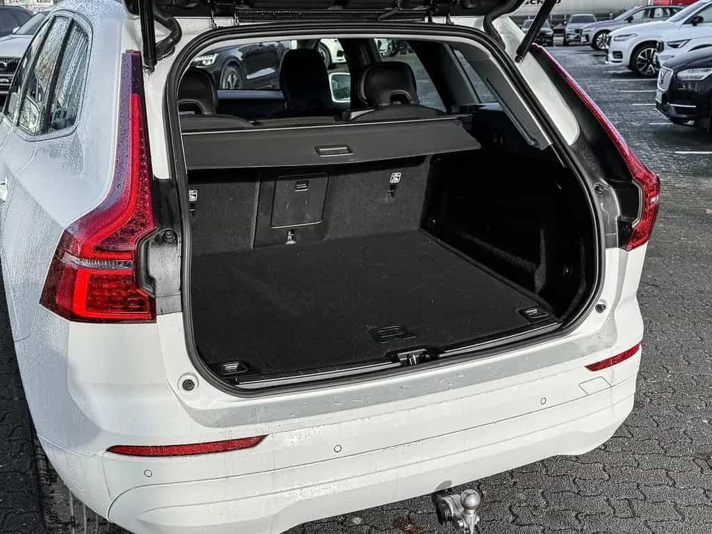 Volvo XC60 Momentum Pro 2WD AHK Digitales Cockpit Soun 12/2021-photo-13