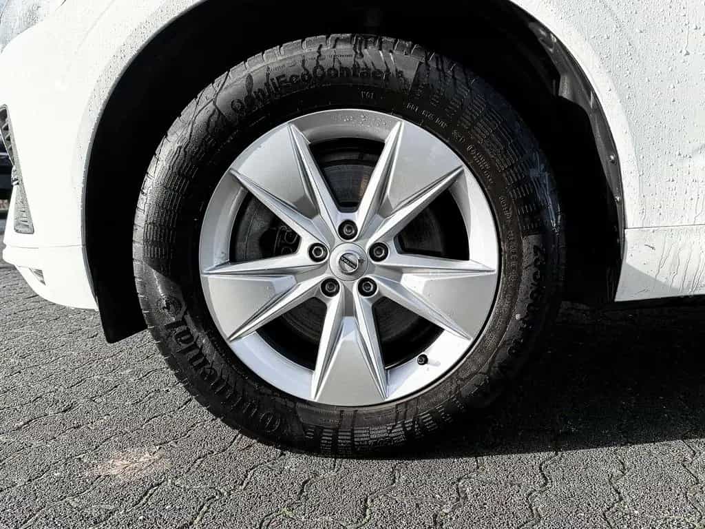 Volvo XC60 Momentum Pro 2WD AHK Digitales Cockpit Soun 12/2021-photo-2