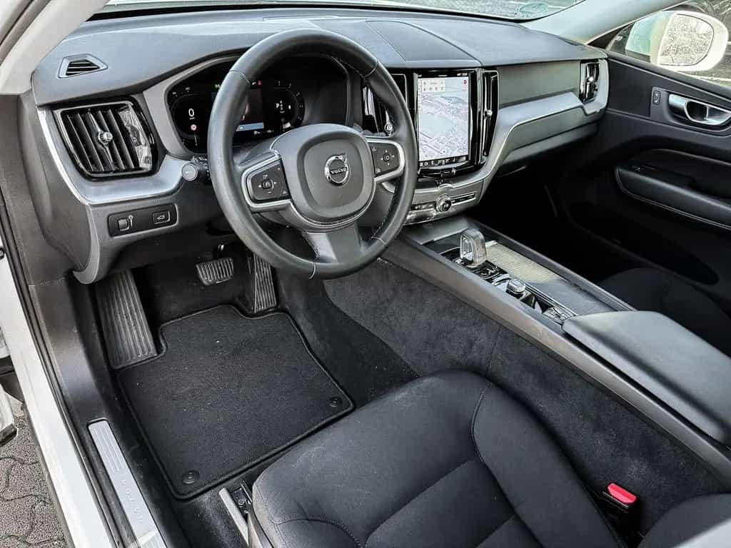 Volvo XC60 Momentum Pro 2WD AHK Digitales Cockpit Soun 12/2021-photo-5