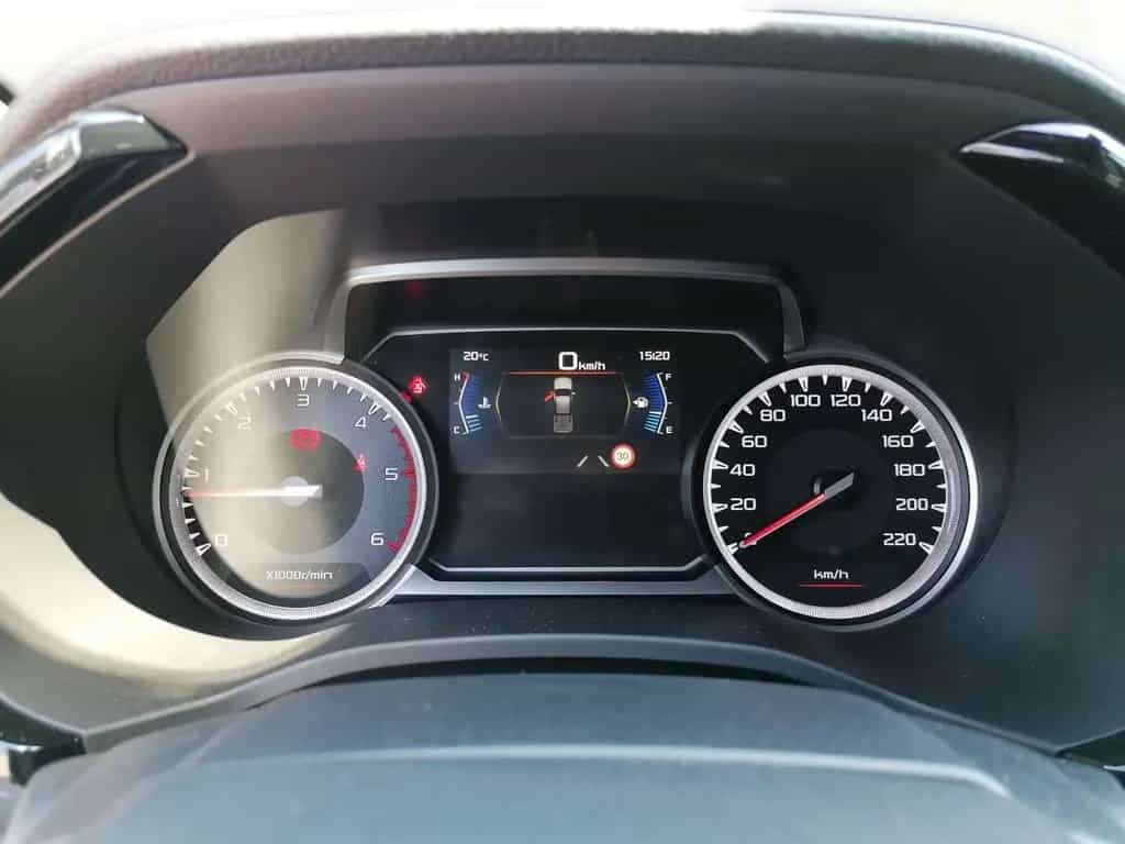 Isuzu D-Max Double Cab V-Cross 4WD Klima SHZ LED AHK 04/2023-photo-9