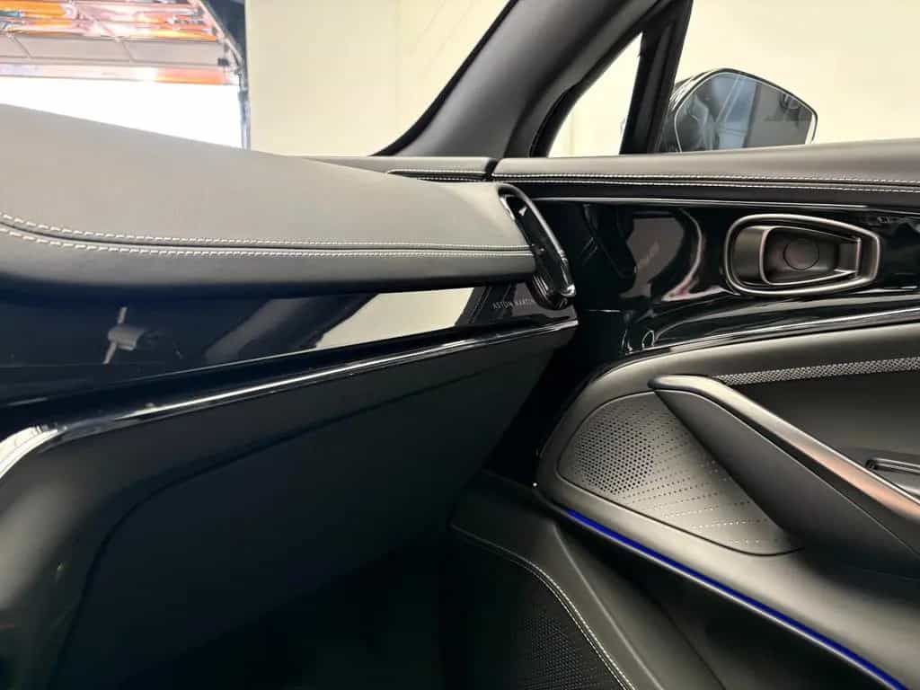 Aston Martin DBX 707 null-photo-10