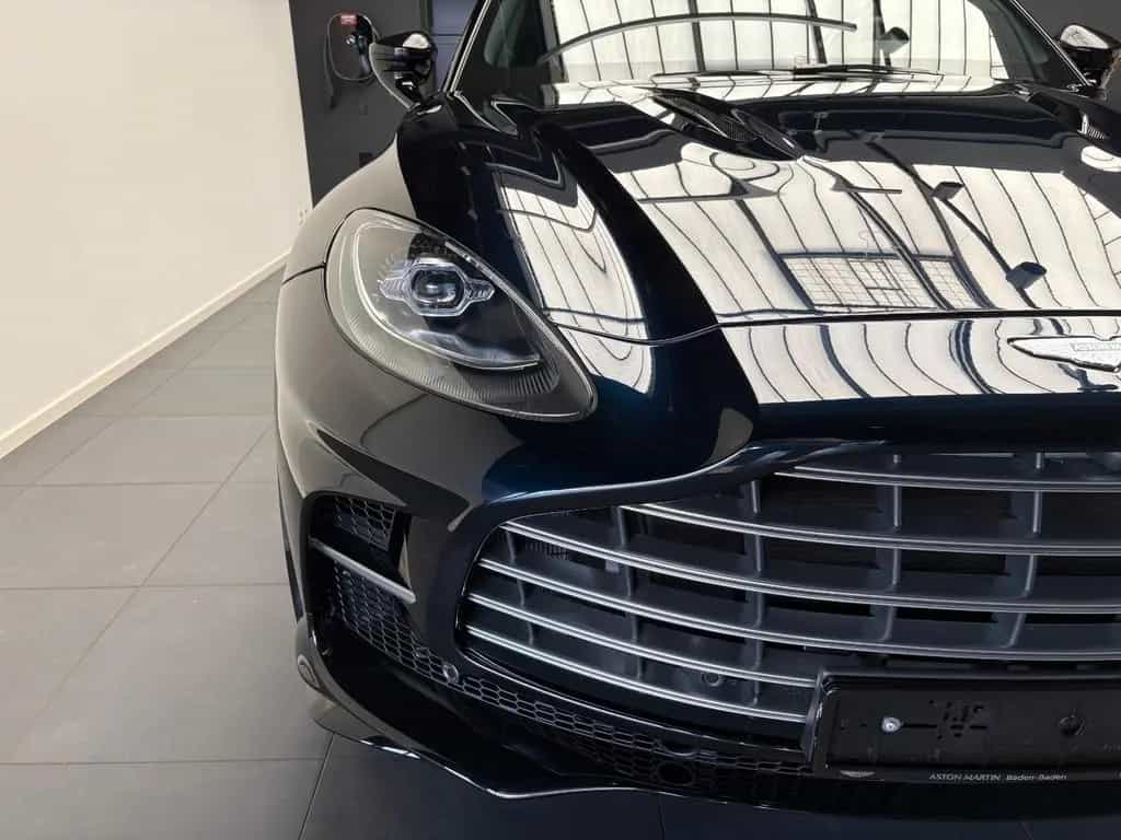 Aston Martin DBX 707 null-photo-1