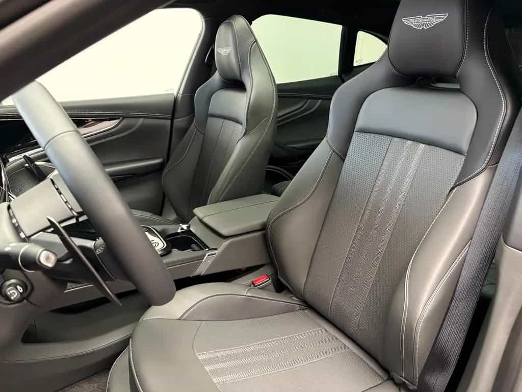 Aston Martin DBX 707 null-photo-7