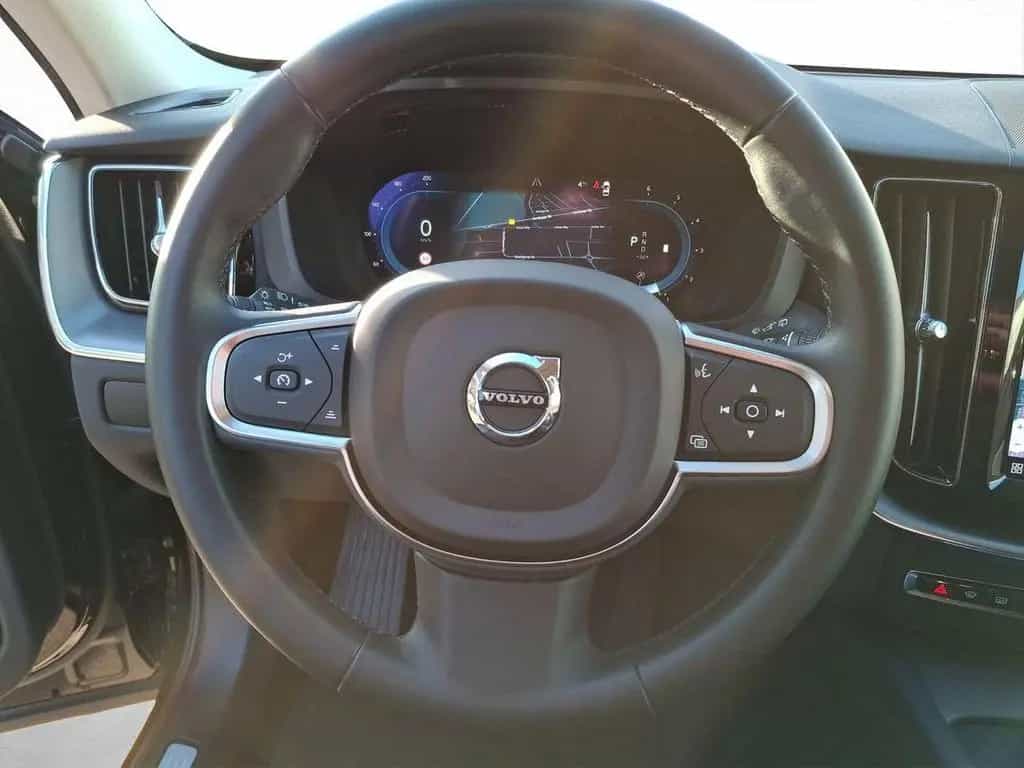 Volvo XC60 AWD 2.0 Diesel CORE Rückfahrkamera Google 11/2022-photo-13