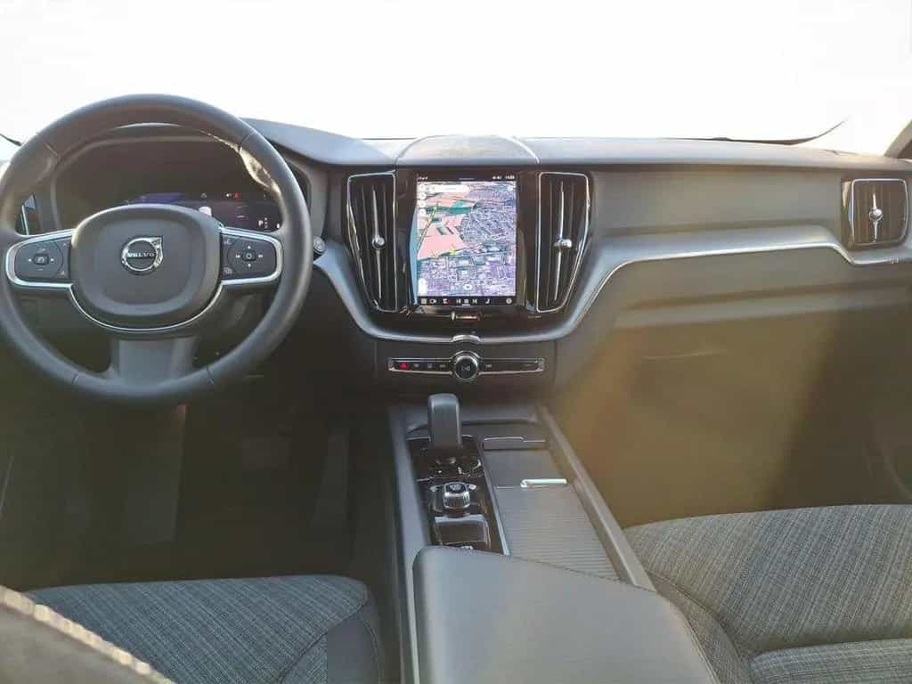 Volvo XC60 AWD 2.0 Diesel CORE Rückfahrkamera Google 11/2022-photo-14