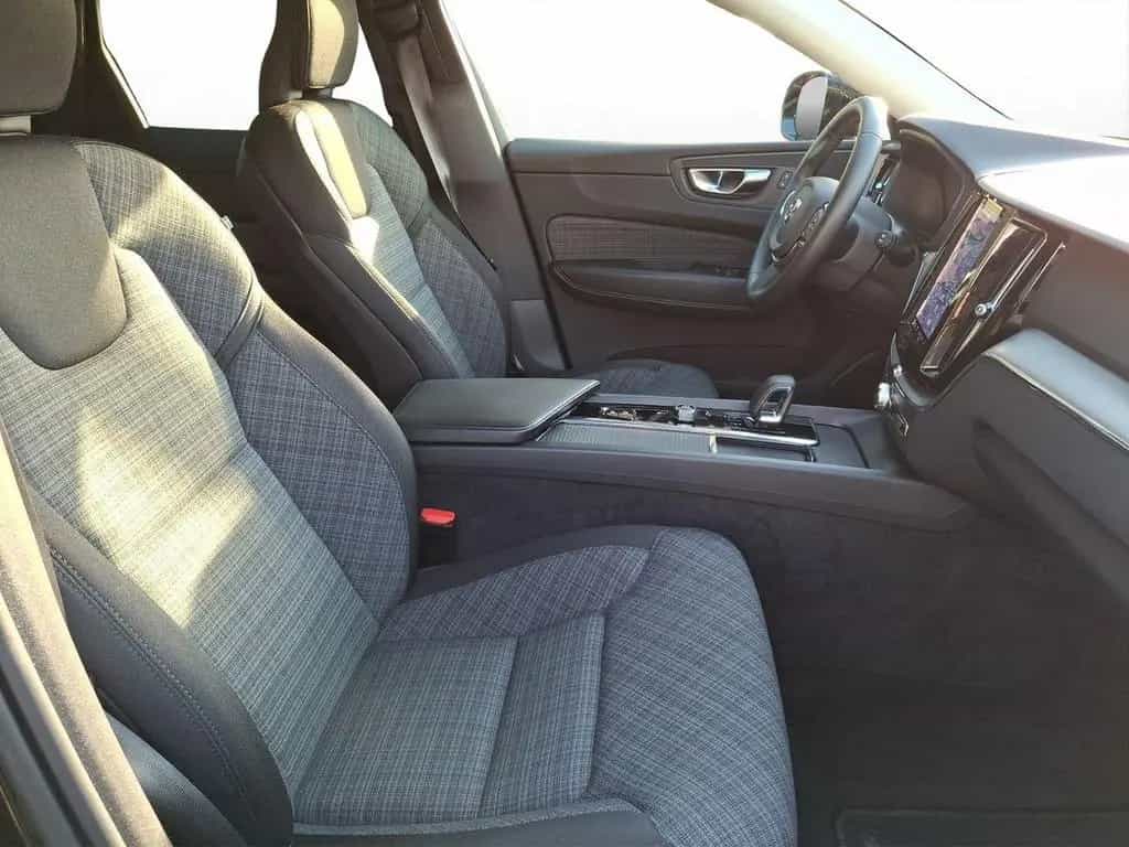 Volvo XC60 AWD 2.0 Diesel CORE Rückfahrkamera Google 11/2022-photo-17