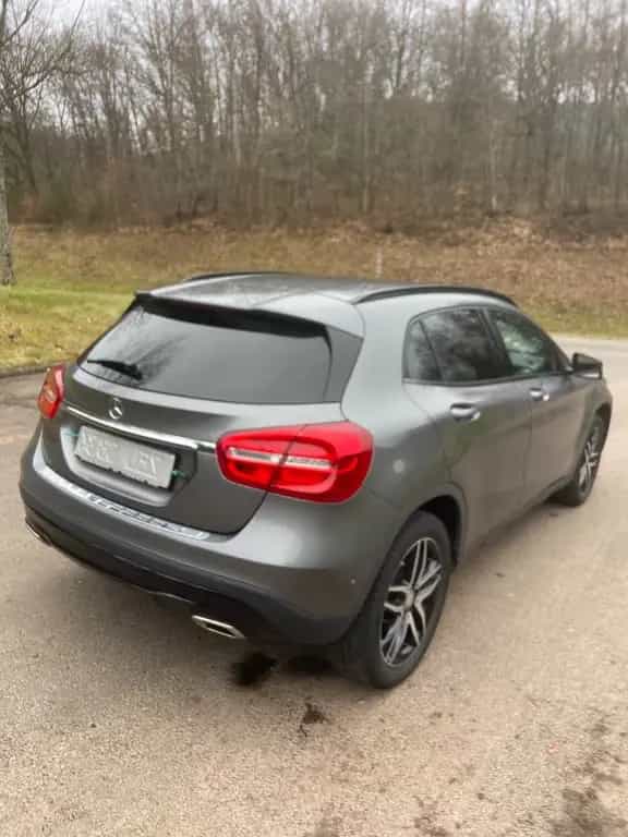 Mercedes-Benz GLA-Class 200 - TÜV Neu - 8 Fach bereift 06/2016-photo-2