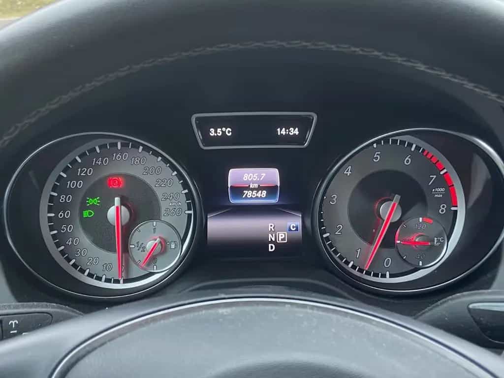 Mercedes-Benz GLA-Class 200 - TÜV Neu - 8 Fach bereift 06/2016-photo-8