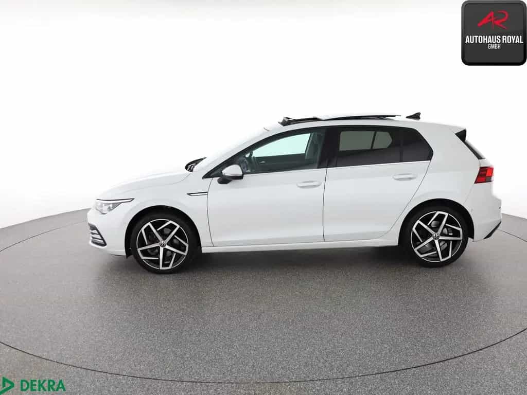 Volkswagen Golf VIII 1.5 eTSI STYLE STANDHZ,MASSAGE,KEYLESS 07/2020-photo-1