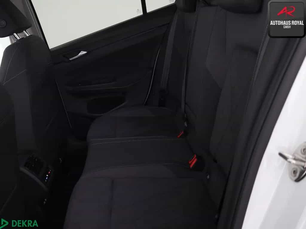 Volkswagen Golf VIII 1.5 eTSI STYLE STANDHZ,MASSAGE,KEYLESS 07/2020-photo-11