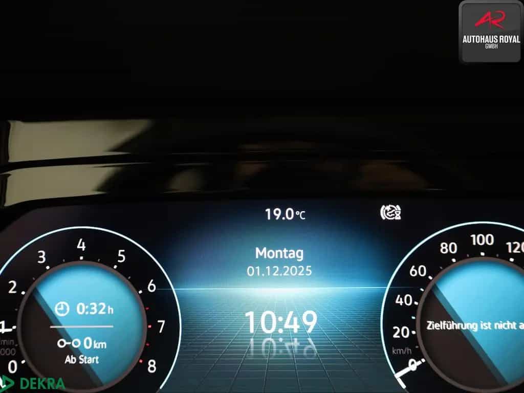 Volkswagen Golf VIII 1.5 eTSI STYLE STANDHZ,MASSAGE,KEYLESS 07/2020-photo-16