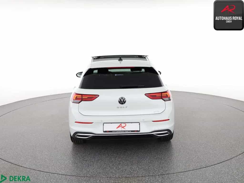 Volkswagen Golf VIII 1.5 eTSI STYLE STANDHZ,MASSAGE,KEYLESS 07/2020-photo-3