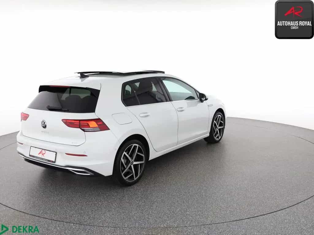 Volkswagen Golf VIII 1.5 eTSI STYLE STANDHZ,MASSAGE,KEYLESS 07/2020-photo-4