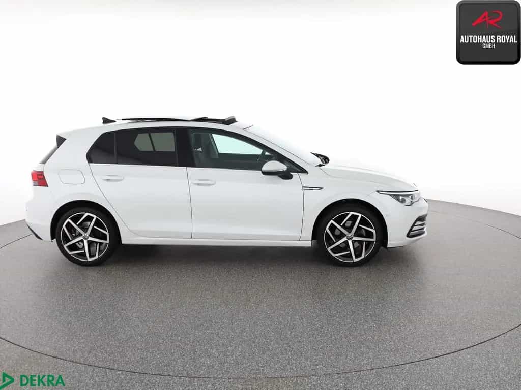 Volkswagen Golf VIII 1.5 eTSI STYLE STANDHZ,MASSAGE,KEYLESS 07/2020-photo-5