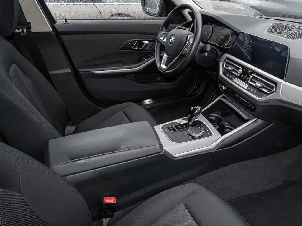 BMW 3 Series 320i xDrive Advantage Aut. AHK, PDC, Klimaautoma 01/2022-photo-3
