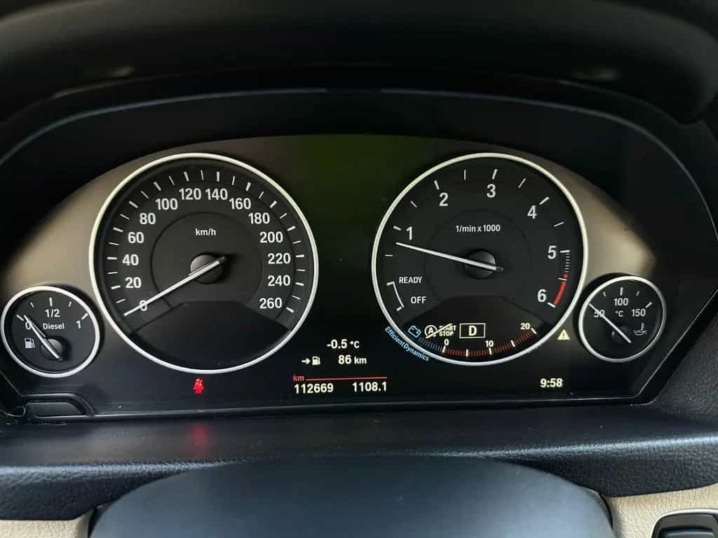 BMW 320 3 Touring 320 d Luxury Line LED NAV KAMERA 07/2016-photo-2
