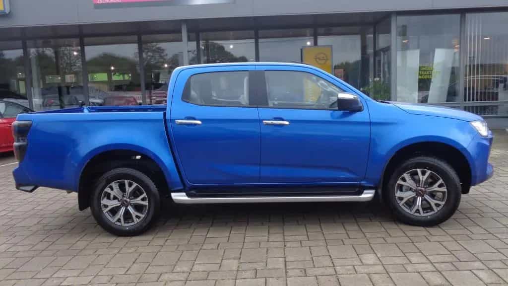 Isuzu D-Max Double Cab 4x4 LSE Klimaautomatik+LED+Kame 06/2024-photo-3