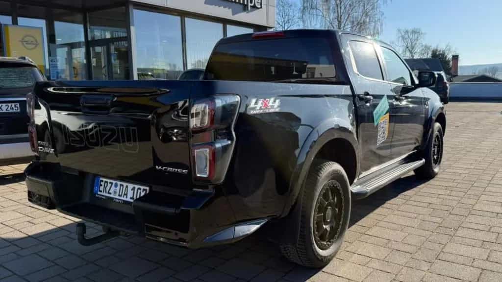 Isuzu D-Max Double Cab V-Cross Klimaautomatik+Kamera+L 12/2024-photo-4