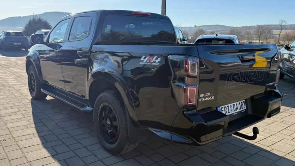 Isuzu D-Max Double Cab V-Cross Klimaautomatik+Kamera+L 12/2024-photo-6