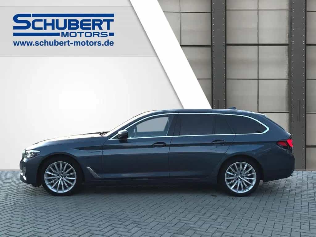 BMW 5 Series 520 d xDrive Touring Luxury Line PANO HUD HIFI L 12/2022-photo-1