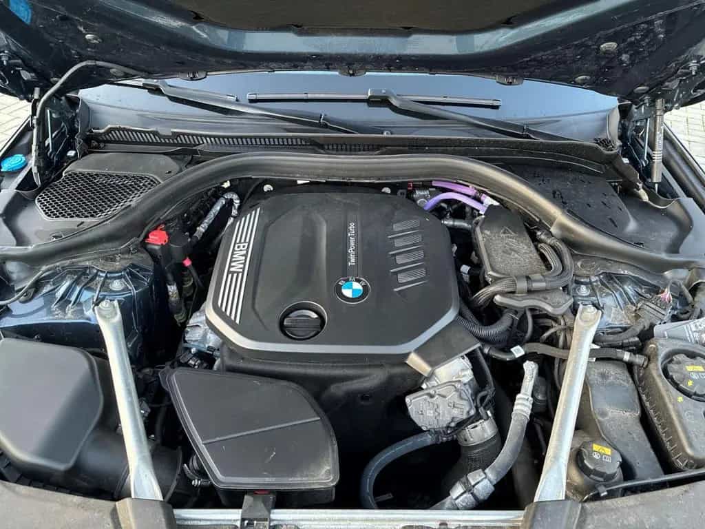 BMW 5 Series 520 d xDrive Touring Luxury Line PANO HUD HIFI L 12/2022-photo-13