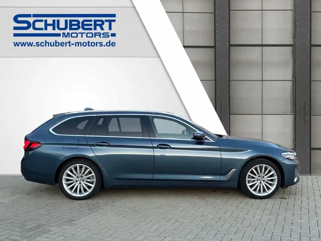 BMW 5 Series 520 d xDrive Touring Luxury Line PANO HUD HIFI L 12/2022-photo-3