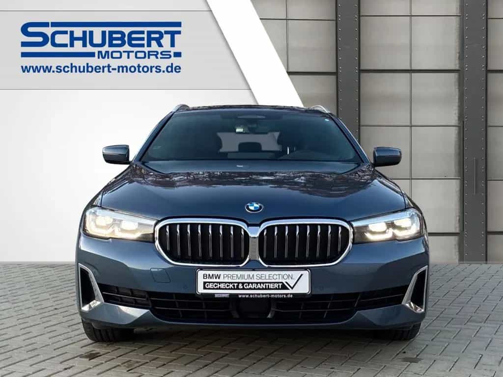 BMW 5 Series 520 d xDrive Touring Luxury Line PANO HUD HIFI L 12/2022-photo-4
