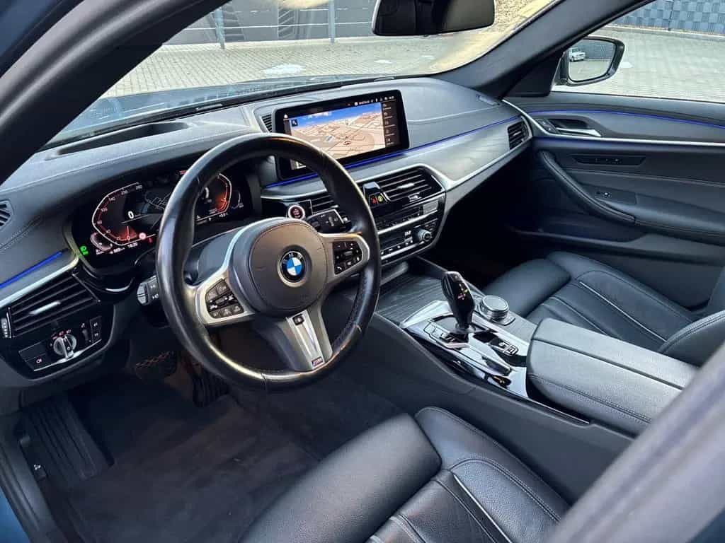 BMW 5 Series 520 d xDrive Touring Luxury Line PANO HUD HIFI L 12/2022-photo-5