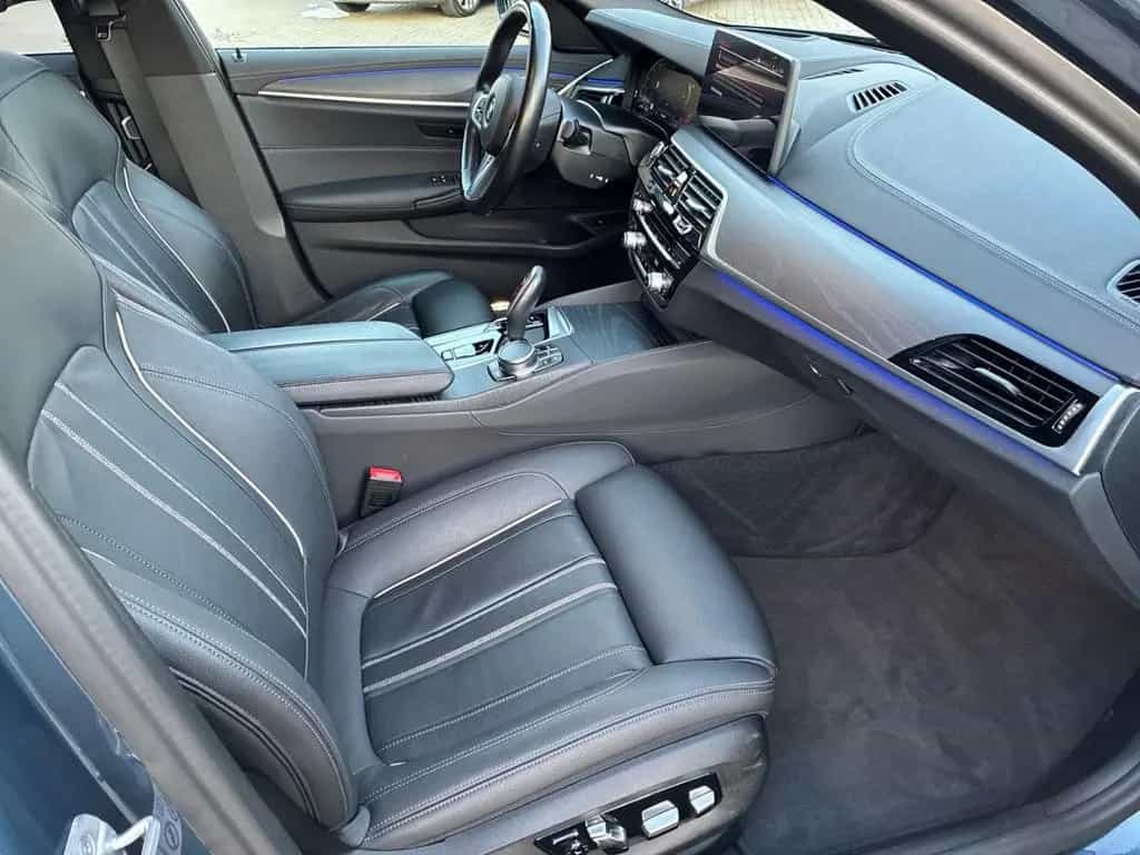 BMW 5 Series 520 d xDrive Touring Luxury Line PANO HUD HIFI L 12/2022-photo-6