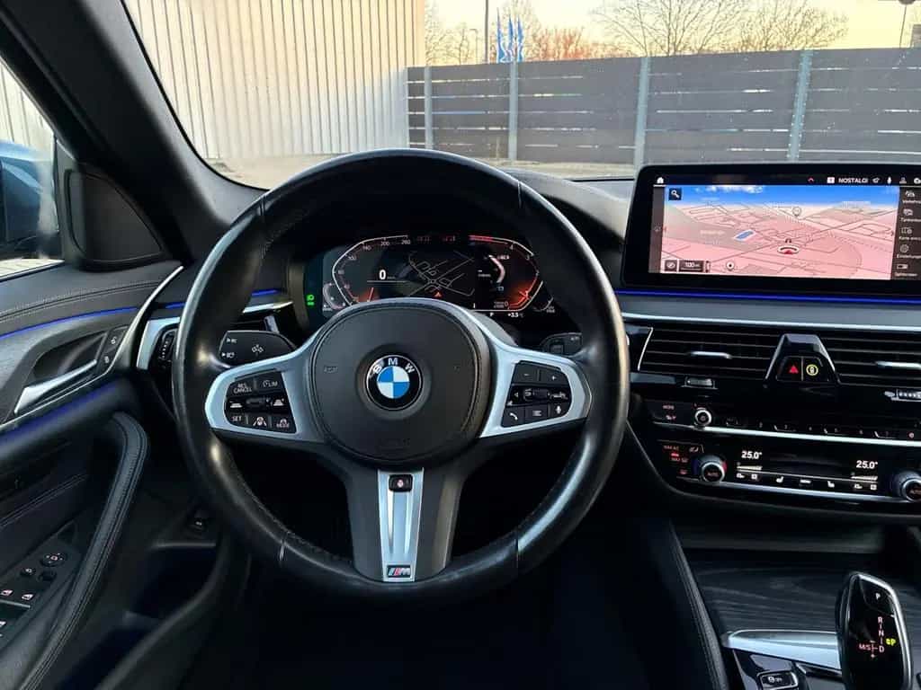 BMW 5 Series 520 d xDrive Touring Luxury Line PANO HUD HIFI L 12/2022-photo-8