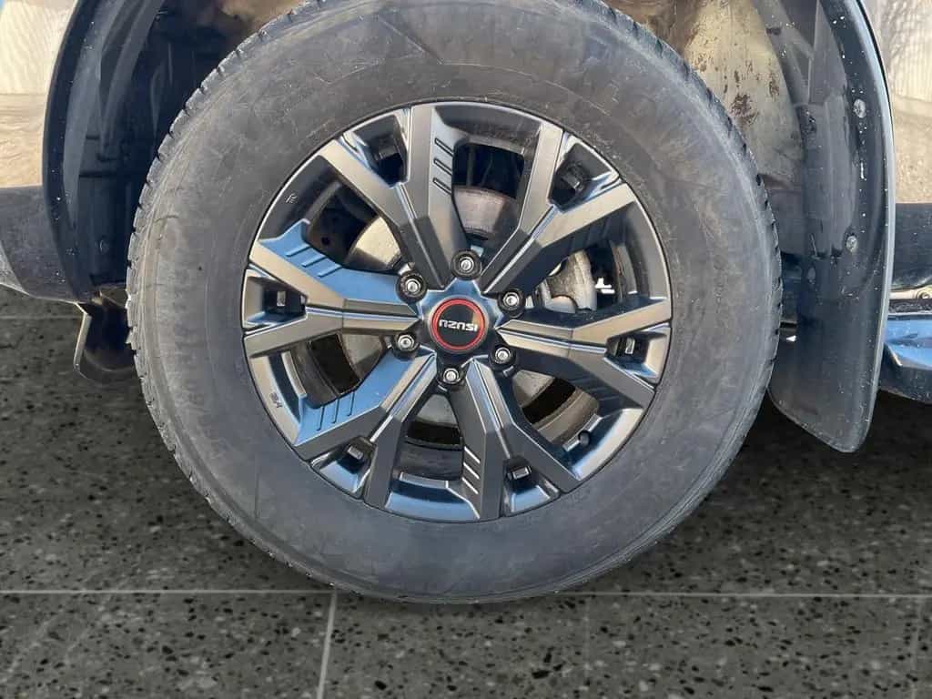 Isuzu D-Max V-CROSS D-CAB (* GARANTIE BIS 06 / 2028 *) 06/2023-photo-13