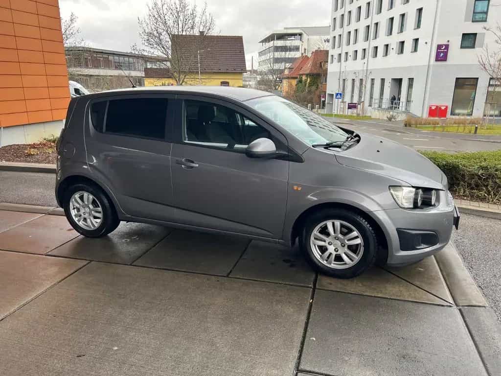 Chevrolet Aveo 1.4 04/2012-photo-2