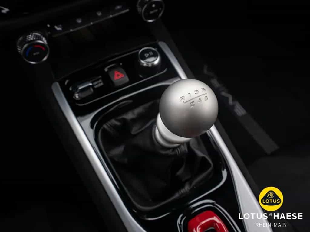 Lotus Emira V6 Cosmos Black - by LOTUS HAESE 05/2026-photo-25