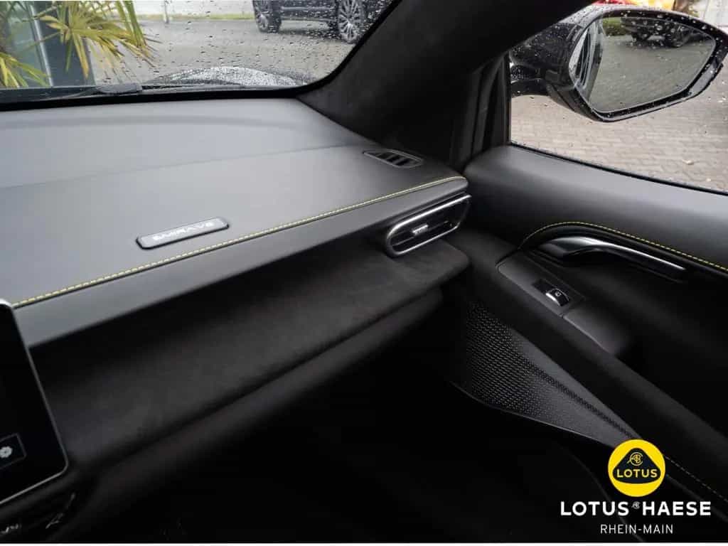 Lotus Emira V6 Cosmos Black - by LOTUS HAESE 05/2026-photo-26