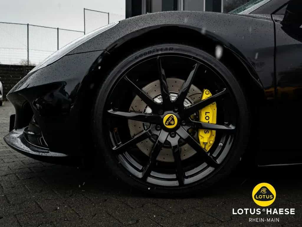 Lotus Emira V6 Cosmos Black - by LOTUS HAESE 05/2026-photo-5