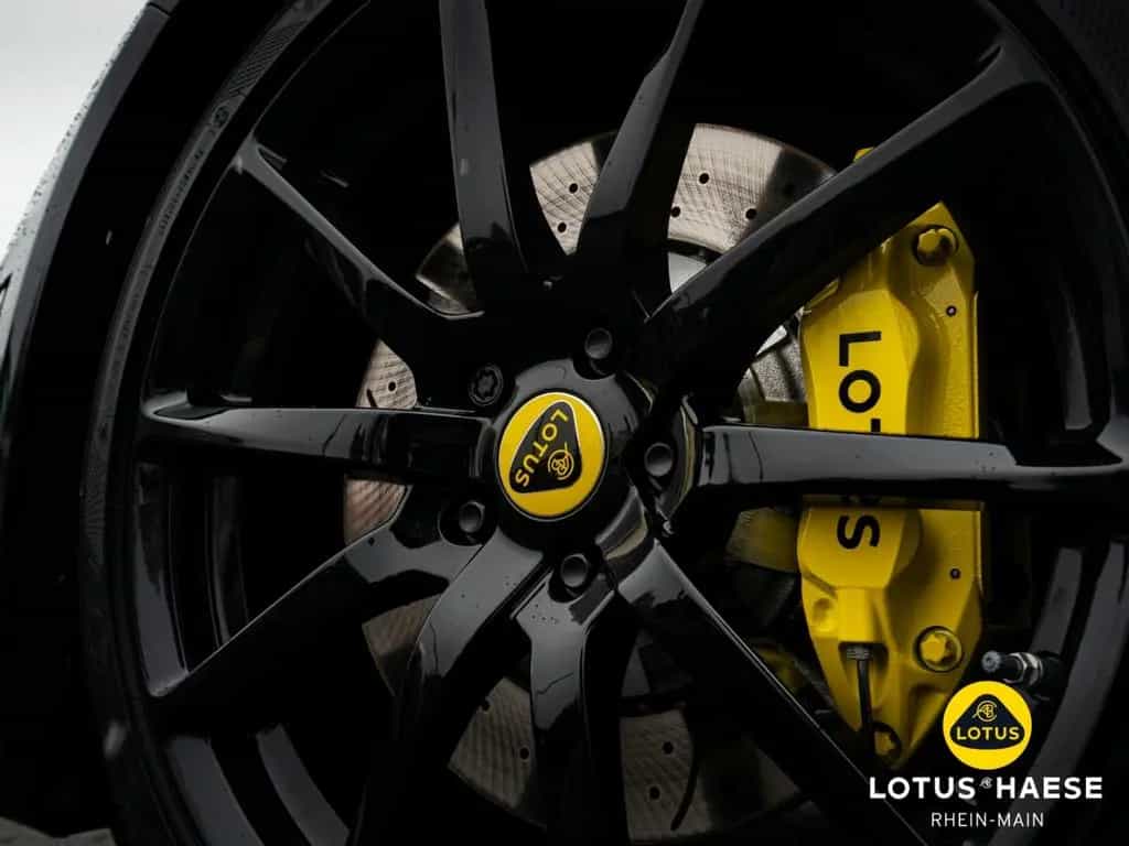 Lotus Emira V6 Cosmos Black - by LOTUS HAESE 05/2026-photo-6