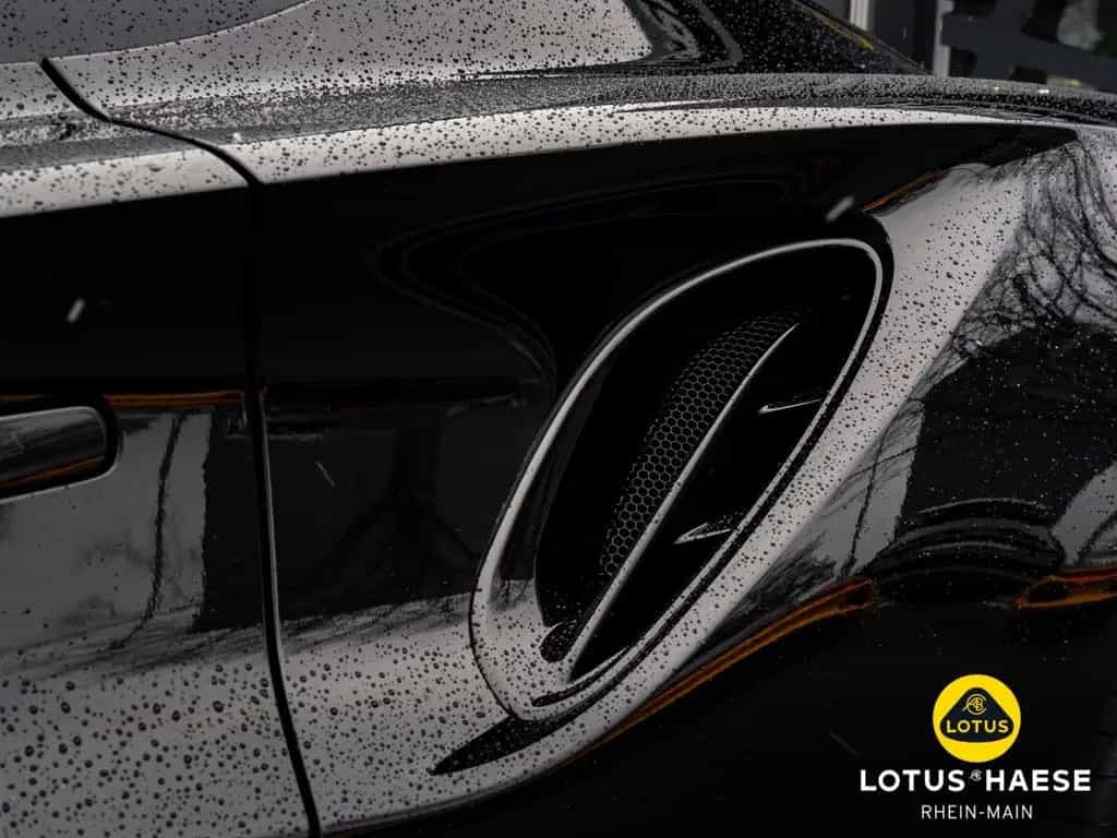 Lotus Emira V6 Cosmos Black - by LOTUS HAESE 05/2026-photo-8