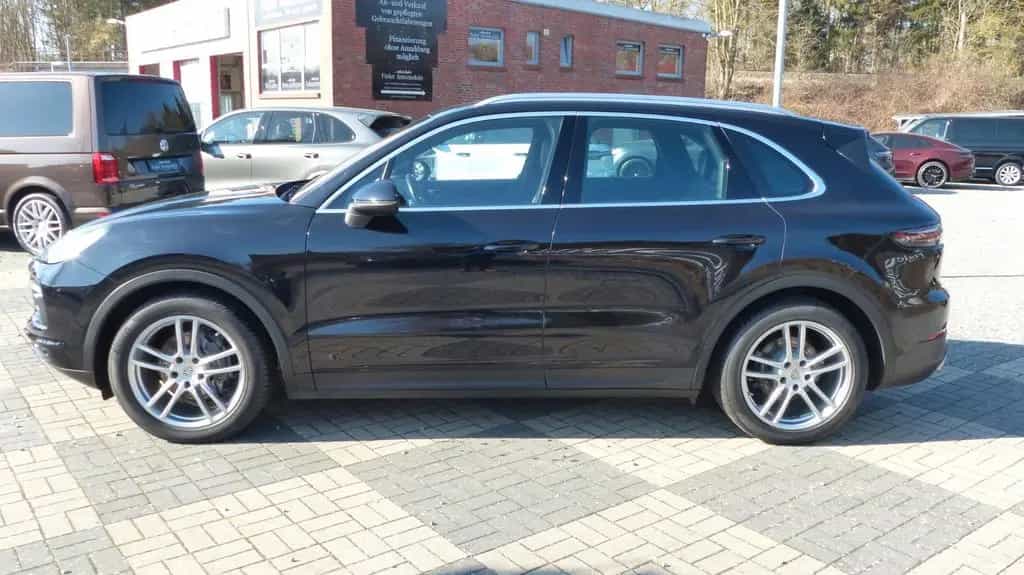 Porsche Cayenne el.AHk Luftfederung Standhzg 20Zoll 05/2019-photo-1