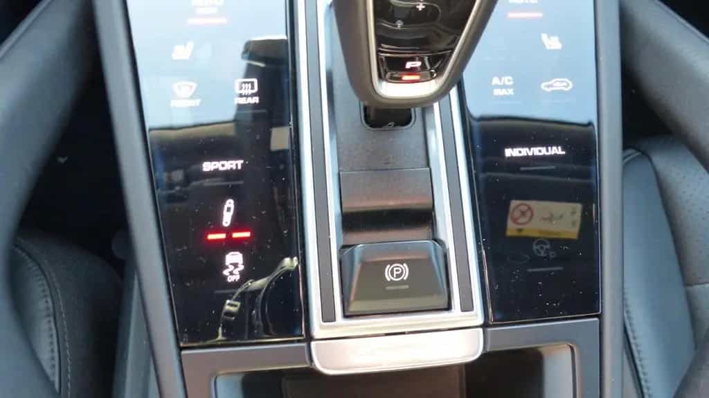 Porsche Cayenne el.AHk Luftfederung Standhzg 20Zoll 05/2019-photo-24