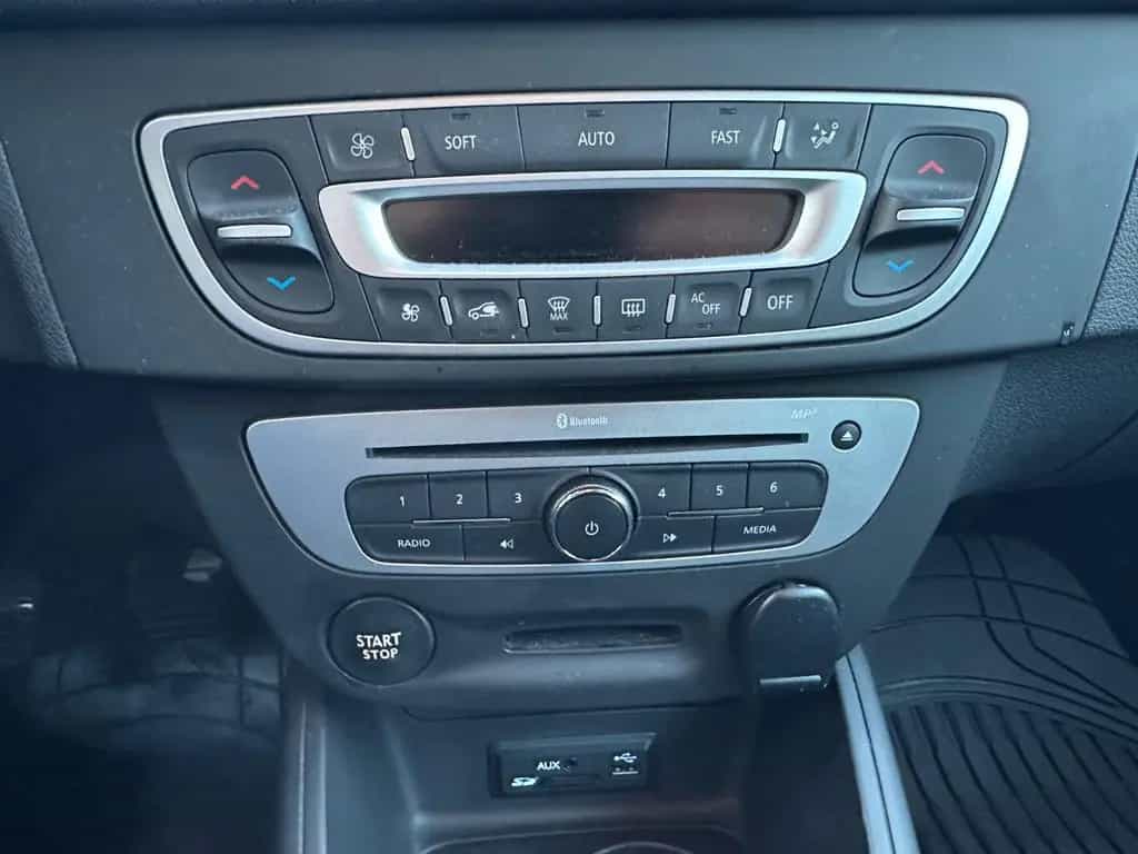 Renault Megane Lim. 5-trg/Limited/Klima/Navi/SHZ/PDC/ 08/2015-photo-18