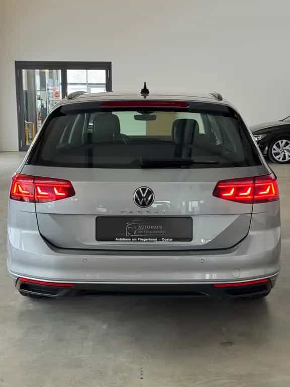 Volkswagen Passat Variant 2.0 TDI Business Matrix/AHK/Kam 08/2022-photo-4