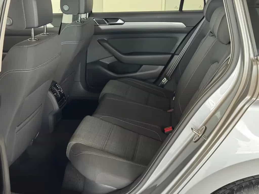 Volkswagen Passat Variant 2.0 TDI Business Matrix/AHK/Kam 08/2022-photo-9