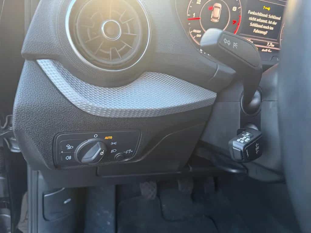Audi Q2 35 TFSI advanced Alu Klima Navi PDC SHZ 07/2021-photo-14