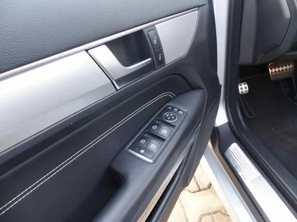 Mercedes-Benz E-Class 200 E Coupe Automatik*LEDER*PANO*AMG PAKET*LED 10/2016-photo-18