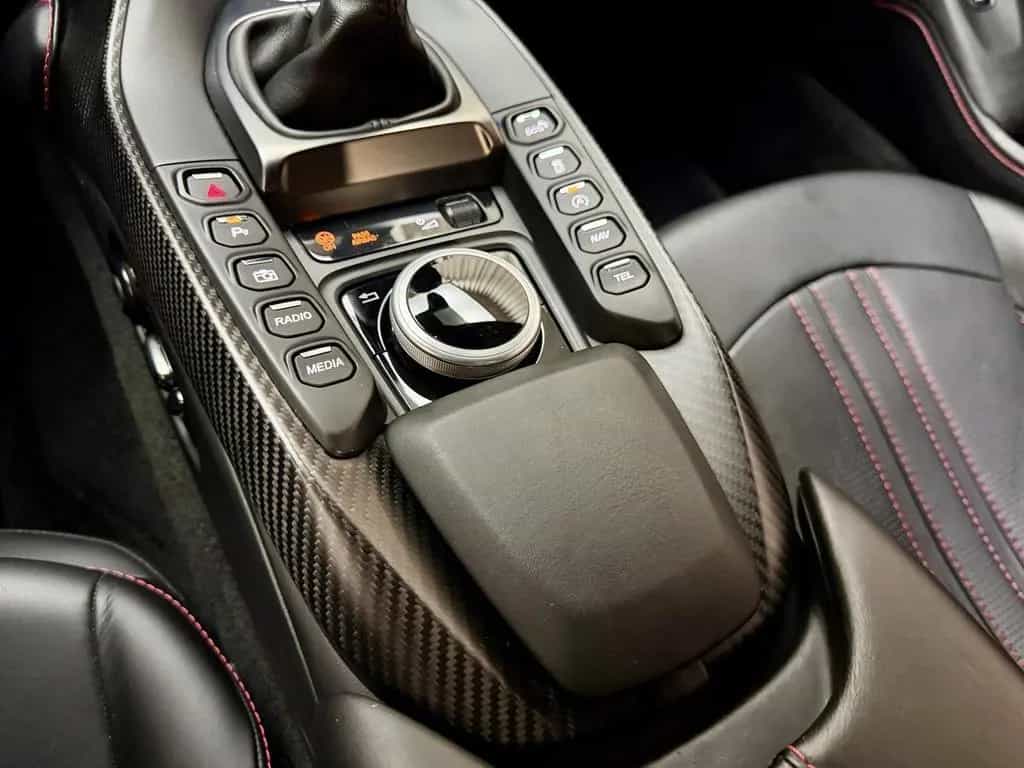 Aston Martin V8 Vantage 4.0 / 7-Speed Manual / 510 PK / Keram 09/2019-photo-13